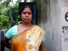 Bangladeshi Aunty
