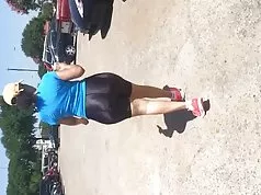 MATURE LATINA MEGA BOOTY